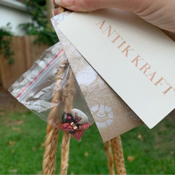 ANTIK Kraft Beaded Circle Tote Coral - Picture 3 of 4